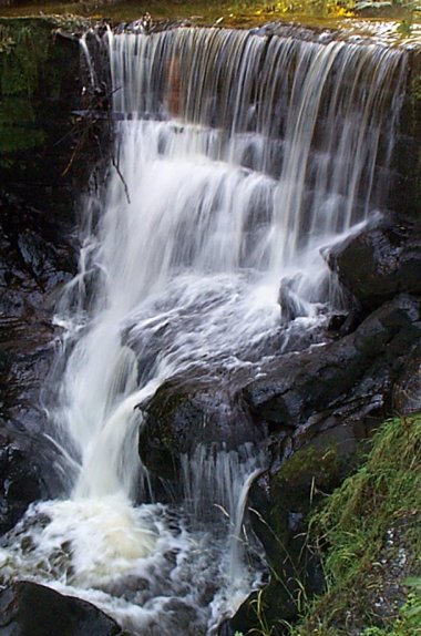 Picture of the waterfall in Pendle Water at Roughlee