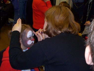 facepaint2.jpg (22260 bytes)