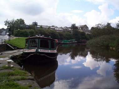 Picture of the Marton Emperor moored at the Foulridge quayside