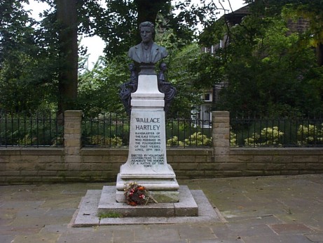 Commemerative bust of Wallace Hartley.